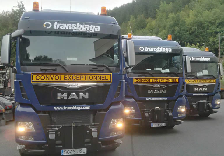 Nouveaux équipements dans la section de transport, tracteurs avec 250tns capacité de remorquage